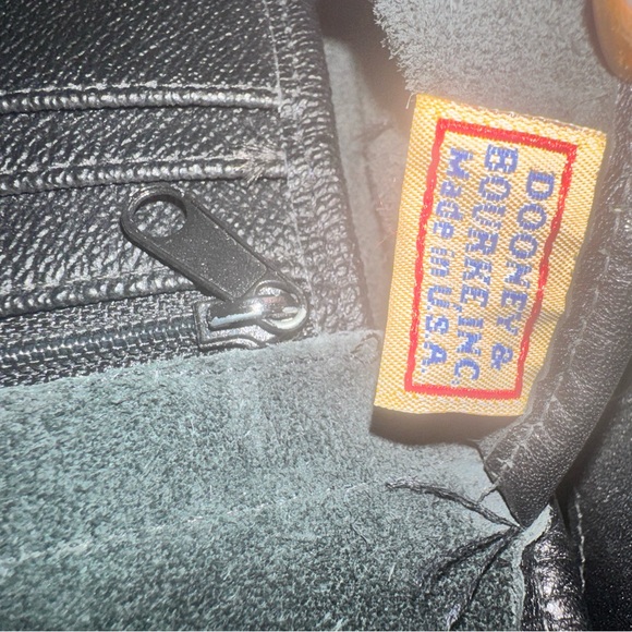 Vintage Dooney & Bourke Shoulder Bag - Picture 8 of 9